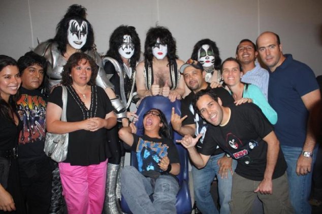En Lima - Perú junto a los miembros de la agrupación Kiss.